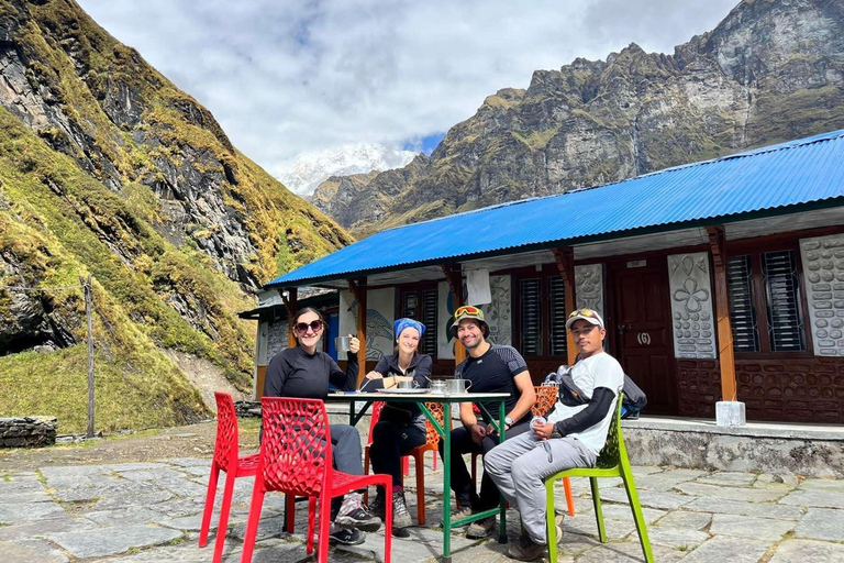 Pkr/Katmandou : Trek de 5 jours au camp de base de l'Annapurna et aux sources chaudesAu départ de Katmandou : trek ABC de 5 jours avec billets d'avion aller simple