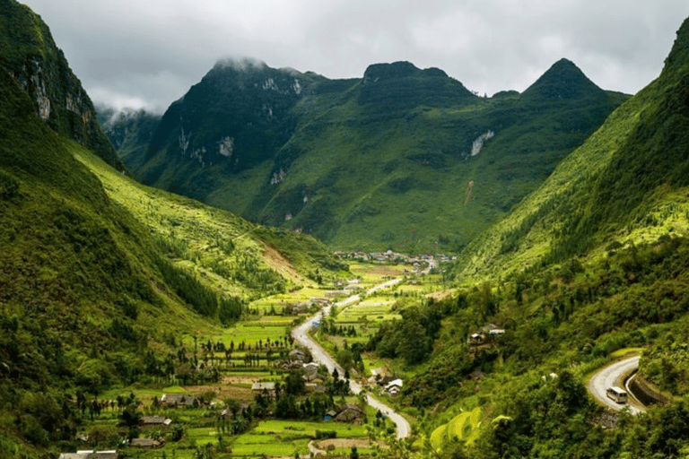 From Sapa/Hanoi: Ha Giang Loop 4 Days 3 Nights self-driving.