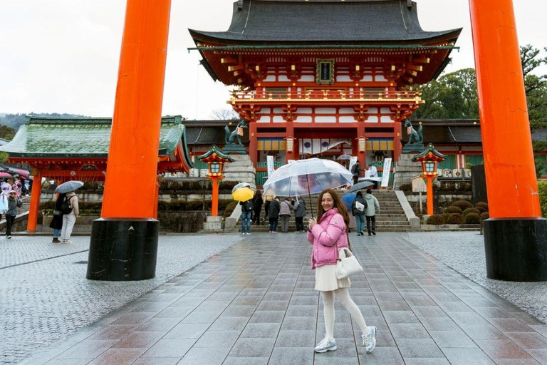 Kyoto: Fushimi Inari Shrine Private Photoshoot