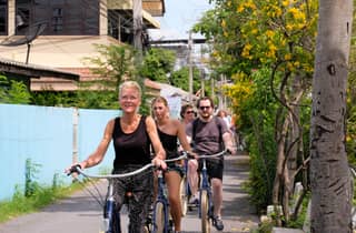 Bangkok Beyond the City Bike Tour mit lokalem Snack