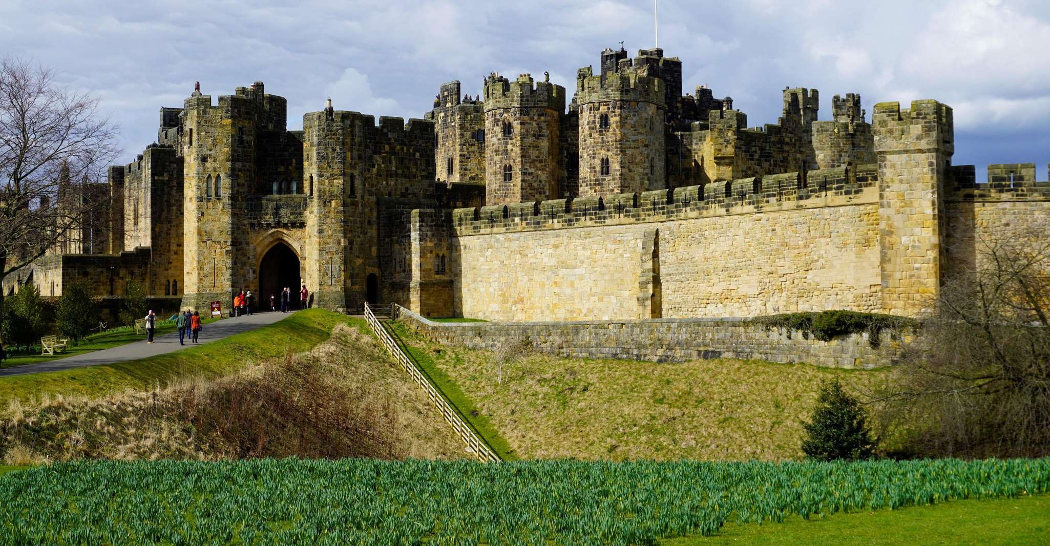 Edinburgh: Bamburgh Castle, Northumberland and Alnwick Trip photo 2