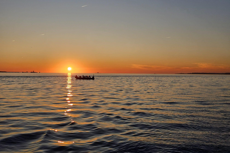 Lisbona: Tour in motoscafo al tramonto o alla luce del giorno