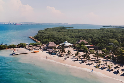 Cartagena: Fénix Beach Club Day Trip with Boat Transfer