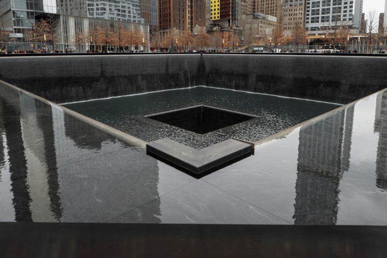 New York City : 9/11 Ground Zero All Access Tour (en anglais)Visite du mémorial du 11 septembre uniquement sans billet