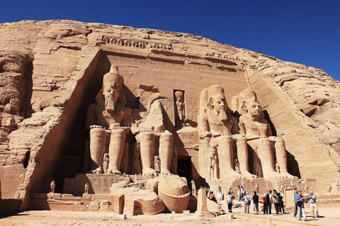 Von Assuan aus: Abu Simbel 2-tägige private Tour mit Felukenfahrt