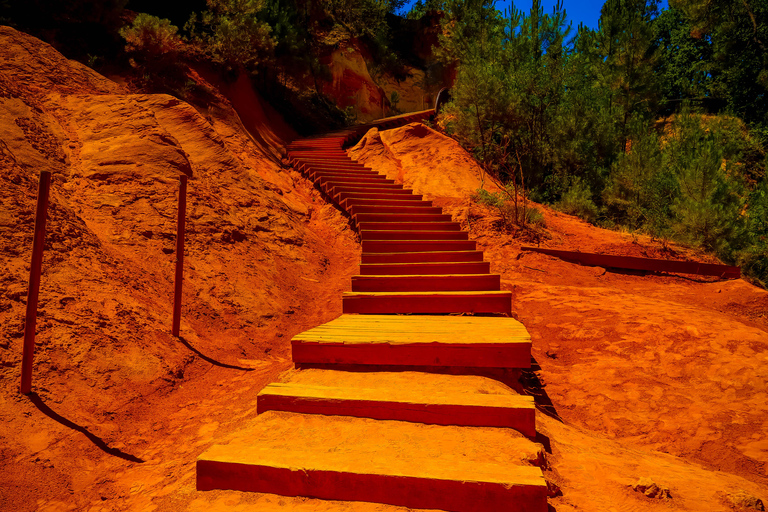 Avignon: Luberon Valley - Gordes & Roussillon Half-Day Tour