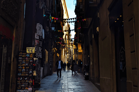 Barcelona: Old Town Private Walking Tour of Past and Present 2H - Guided tour in Spanish with Fábio