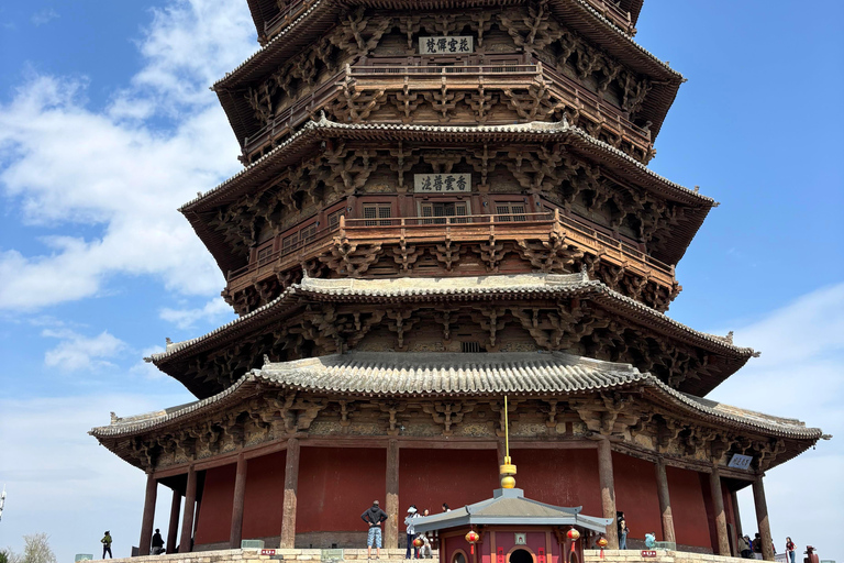 Datong: Hanging Temples, Yungang Grottoes & Wooden Pagoda Chinese / English-Speaking Tour Guide