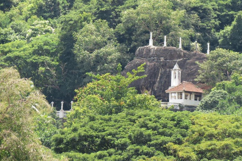 Kandy: Hidden Cave Temple Forest Hike & Lake View Summit