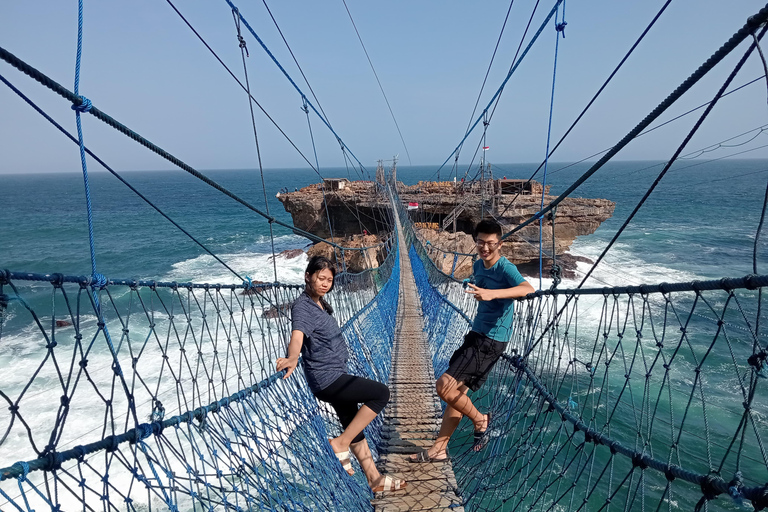 Yogyakarta: Caverna de Jomblang e Praia de Timang