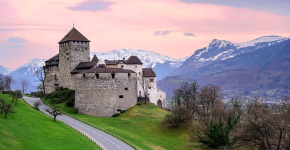 Entdecke 4 Länder an einem Tag: Liechtenstein, Österreich und Deutschland