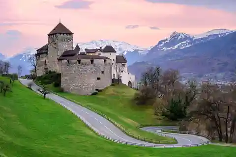 Explora 4 países en un día: Liechtenstein, Austria y Alemania.
