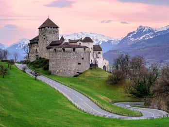 Entdecke 4 Länder an einem Tag: Liechtenstein, Österreich und Deutschland