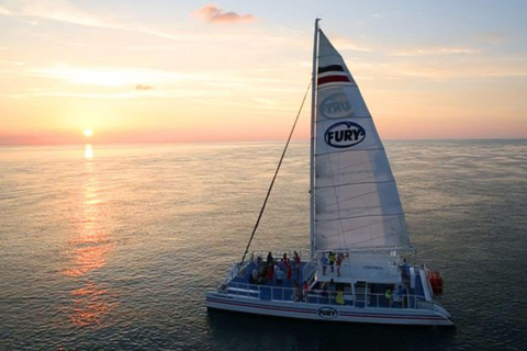 Port City Colombo: ⁠Sunset Cruise with Snacks