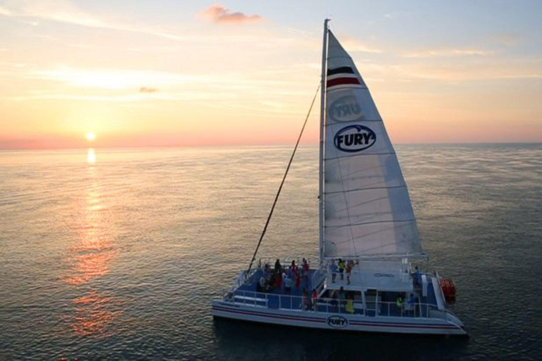 Port City Colombo: ⁠Sunset Cruise with Snacks