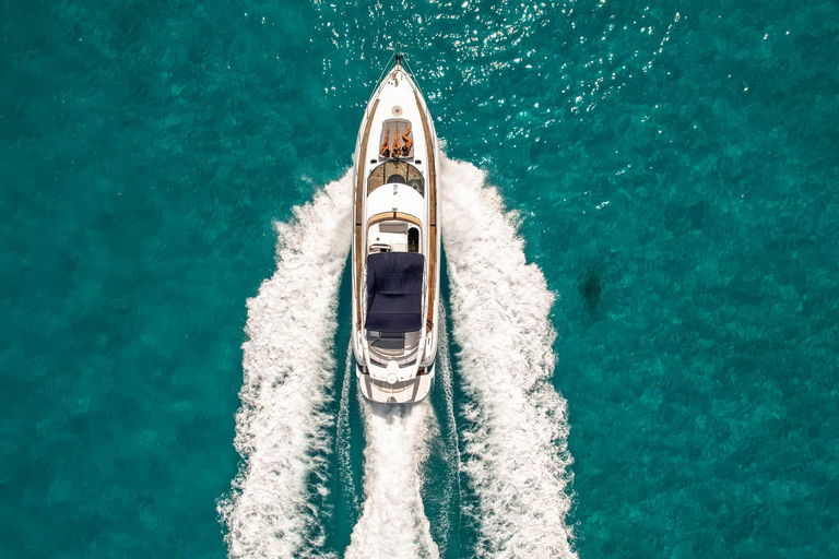 Jantar romântico com tudo incluído a bordo de um iate de luxoJantar Romântico Iate de Luxo 60´Sunseeker