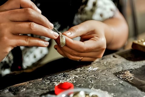 Nusa Penida: Silver Ring Making Class with Local Art