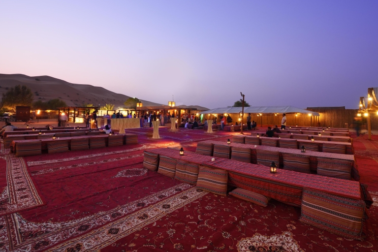 Dubai: duinsafari bij zonsondergang met avondetenAvondwoestijnsafari met frisdrank - gedeeld met een groep