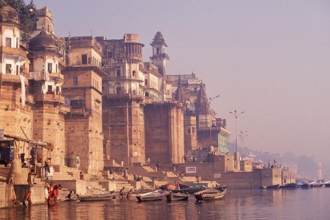 Varanasi:- Morgen Varanasi Kurztour mit BootsfahrtTourguide + Frühstück auf dem Dach + Bootsfahrt + Abholung & Rückgabe