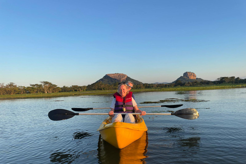 Sigiriya: Sunrise or Sunset Kayaking Tour
