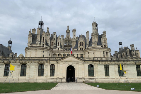 Paris: Loire Valley Castles Day Trip with Wine Tasting