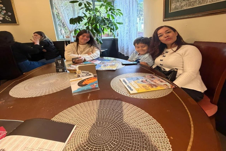 Bogotá: Betty la Fea Tour with Original House Entry