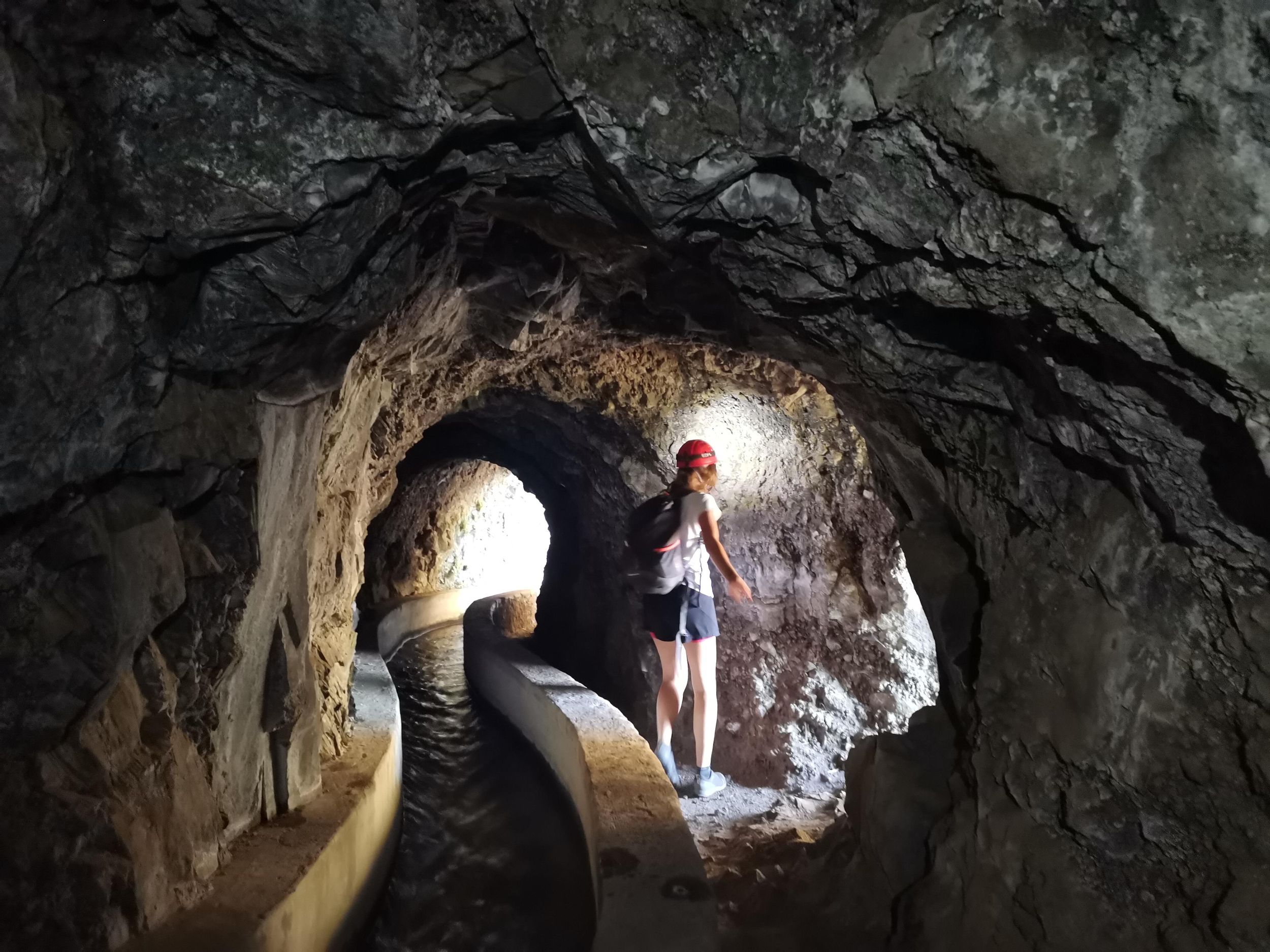 Quellen von Marcos und Cordero: Trekking zwischen Tunneln und Schluchten