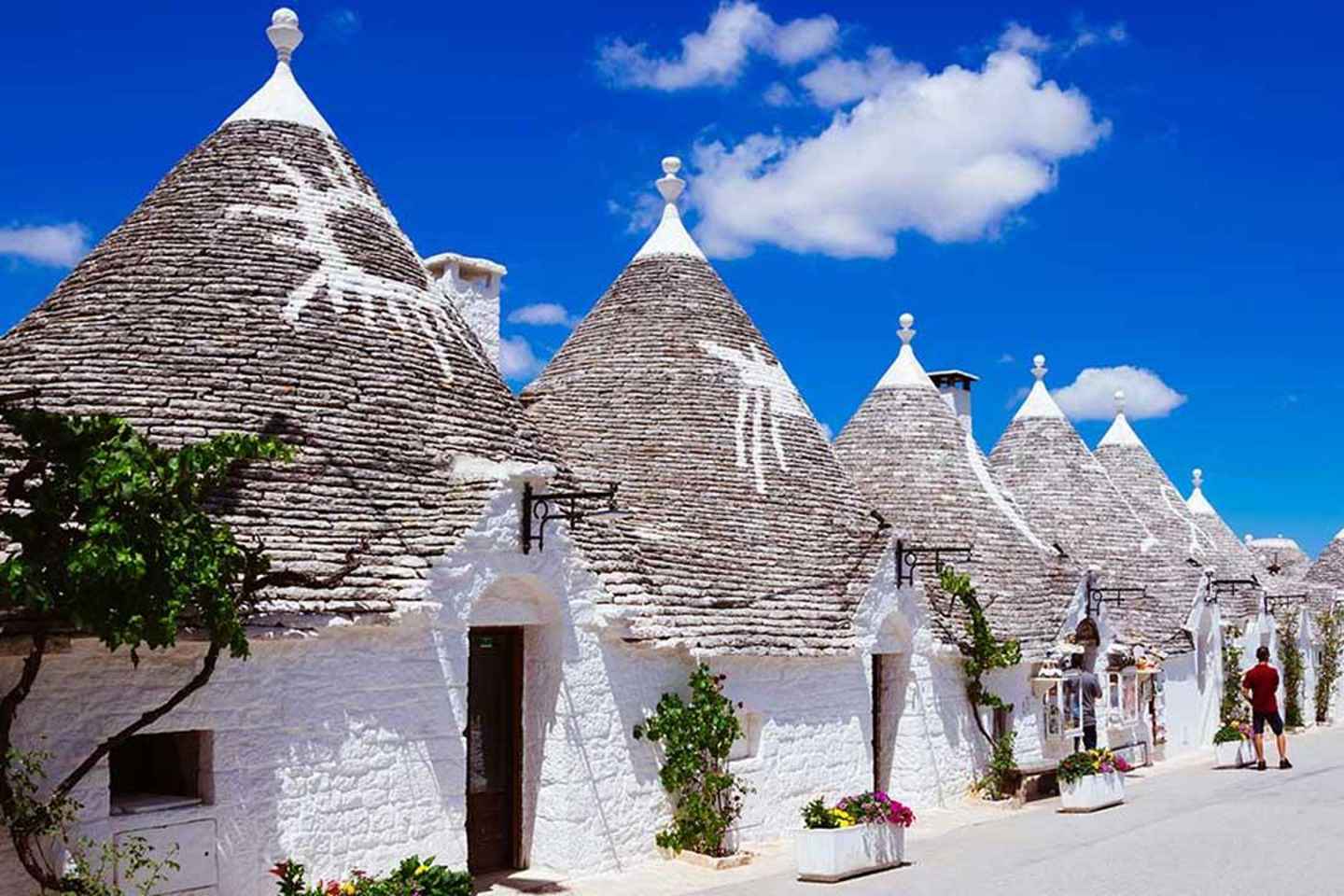 Scopri Alberobello e Matera: Gita in Bus Privato da Bari