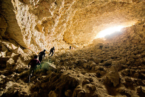 Doha: City Highlights, West of Qatar and Cave Tour with Meal