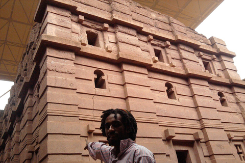 Z Addis Abeby: 2-dniowa wycieczka z przewodnikiem do Lalibeli i zakwaterowanie2-dniowa wycieczka do Lalibeli