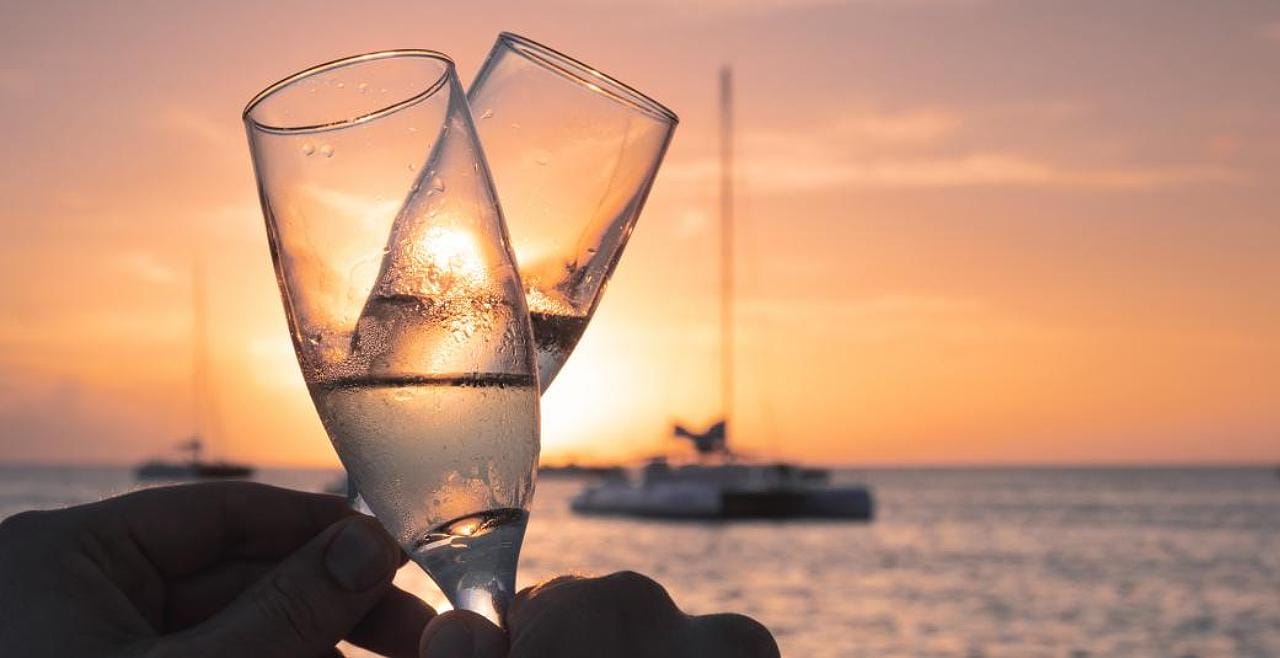 GOLDENE STUNDE SONNENUNTERGANG AUF DEN ISLAS MEDAS: EIN TRAUM AN DER COSTA BRAVA