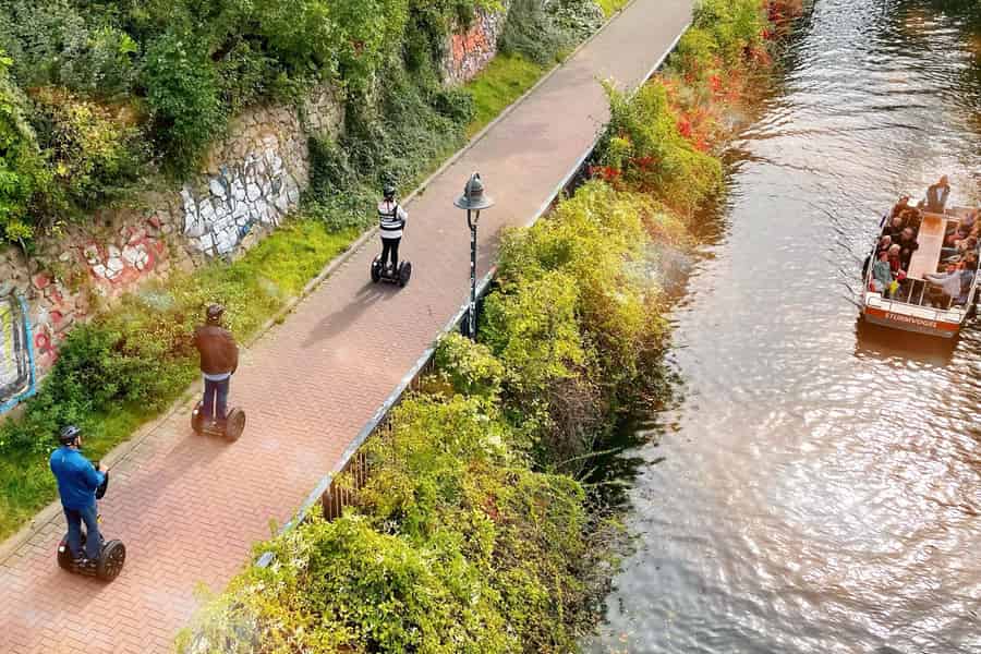 Leipzig: Segway-Tour, Fahrspaß entlang der Sehenswürdigkeiten mit Kopfhörern. Foto: GetYourGuide