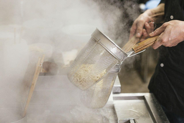 Tokyo - en upplevelse Upplevelse av enkel Ramen-matlagning i Kabukicho, Shinjuku