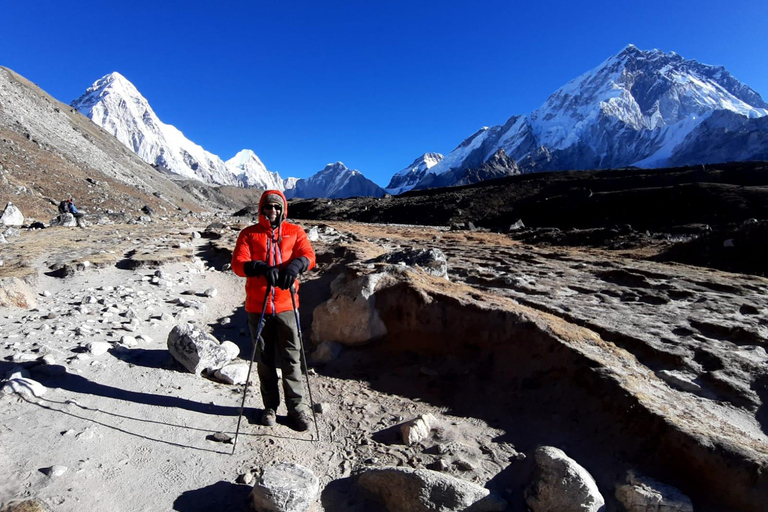 Everest Drie Passen Trek - 17 Dagen, Kosten, Gids, Kamer.Everest Drie Passen Trek - 17 Dagen Volledig pakket .