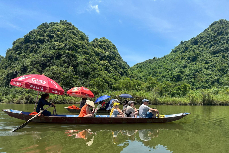 Hanoi: Parfümpagode mit Bootsfahrt oder Lotus-SeidendorfPrivate Tour: Parfümpagode, Lotus-Seidendorf und Weihrauch
