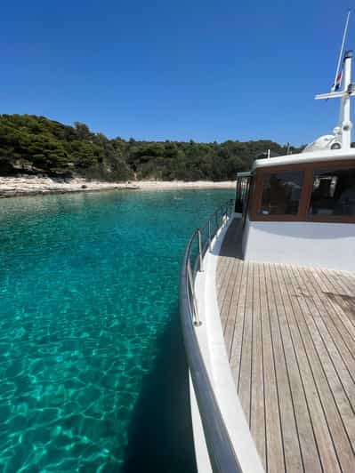 Hvar: Red Rocks and Pakleni Islands Boat Tour with Swim