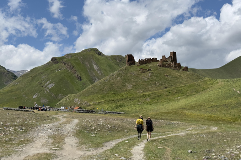 Truso Valley: All-Inclusive Day Hike