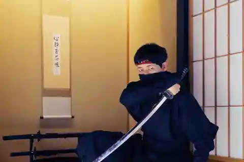 京都清水寺忍者または侍の室内写真撮影