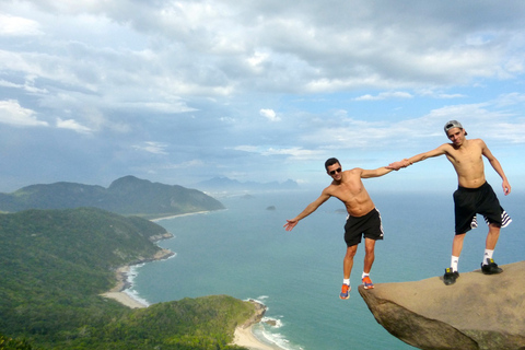 Rio de Janeiro Vandring i Pedra do Telégrafo och avkoppling på en vild strandPedra do Telégrafo - vandring och avkoppling på en vild strand