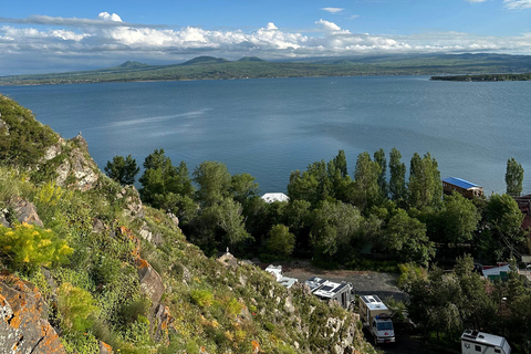 Tesoros de Armenia: Aventura en el Lago Sevan y Dilijan