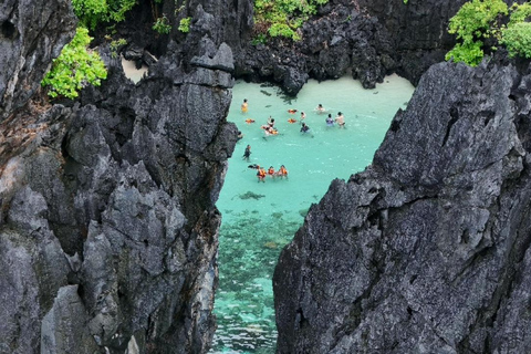 El Nido: Tour privado D con Laguna Pequeña, Laguna Cadlao