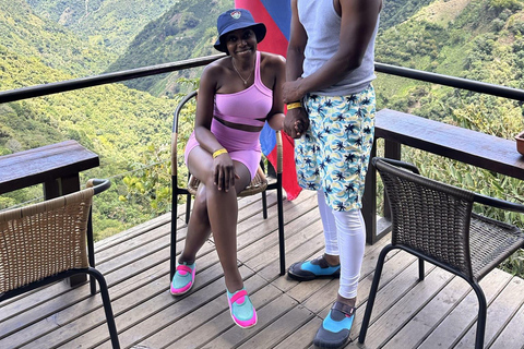 From Medellín: Coffee Tour and Zip Line in the Mountains