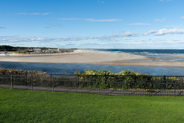 Boston: Portland Lighthouse & Kennebunk Small Group Day Tour