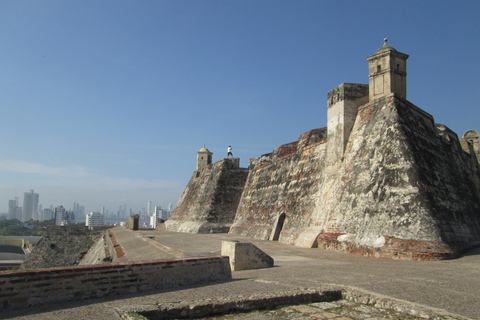 Cartagena: ENTRANCE TO SAN FELIPE CASTLE Optional transfer