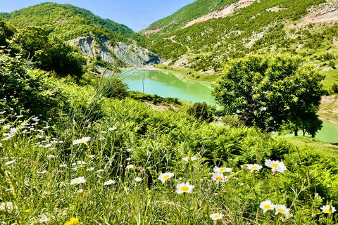 Dajti Mountain &amp; Shengjergj Waterfall 1-dniowa wycieczka Land Roverem