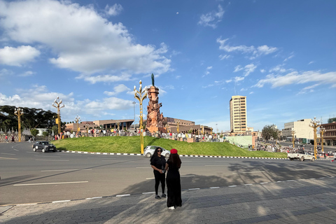 Addis Ababa: Guided Hop-On Hop-Off Tour with Guide