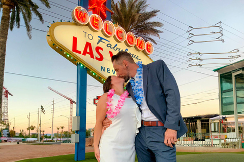 Las Vegas: Elvis-Hochzeit mit Las Vegas-Schild Fotos inbegriffen