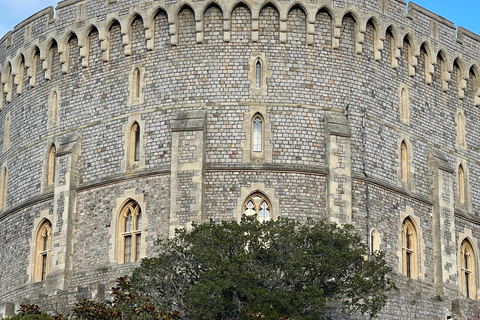 Tour privato in auto di Stonehenge e del Castello di Windsor da Londra