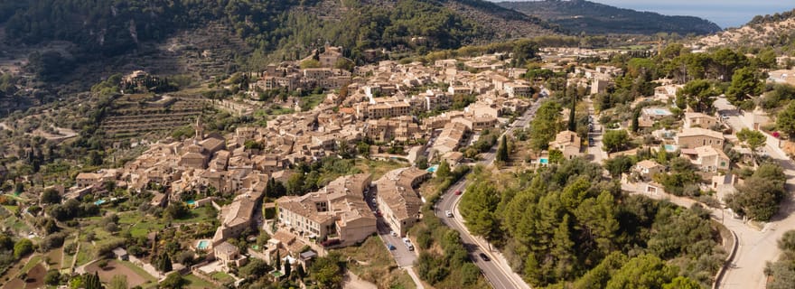 Majorque : villages, Valldemossa et déjeuner local