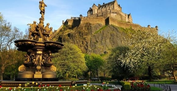 Edinburgh: Must-See Attractions Guided Walking Tour